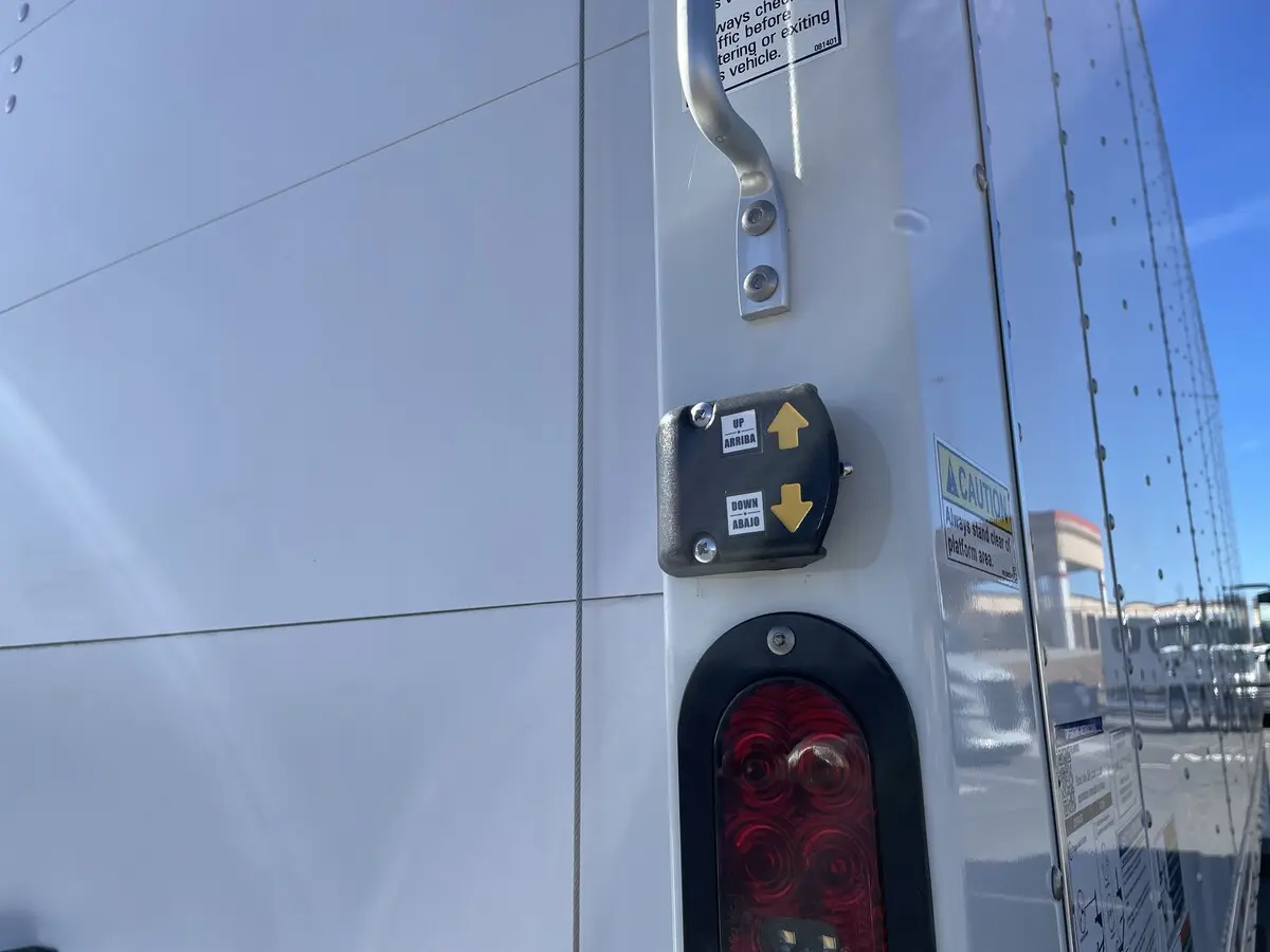 2026 Freightliner M2 106 — photo 10