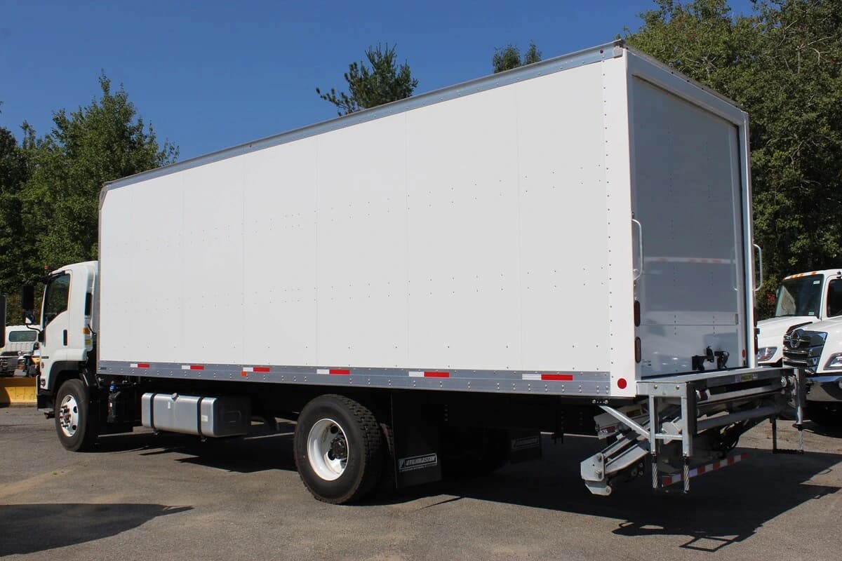 2025 Isuzu FVR — photo 7