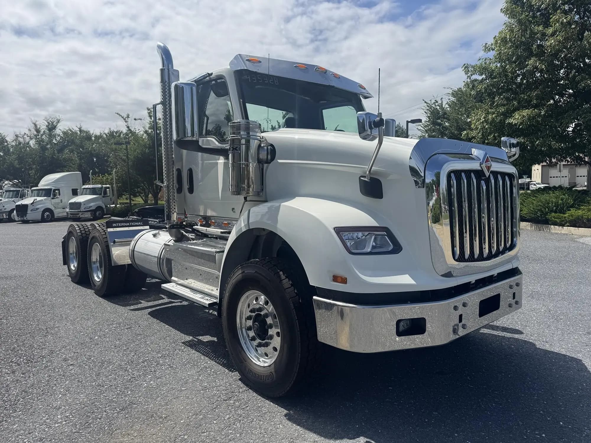 2026 International HX — photo 6