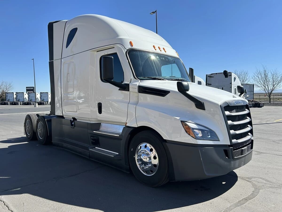 2026 Freightliner Cascadia — photo 4