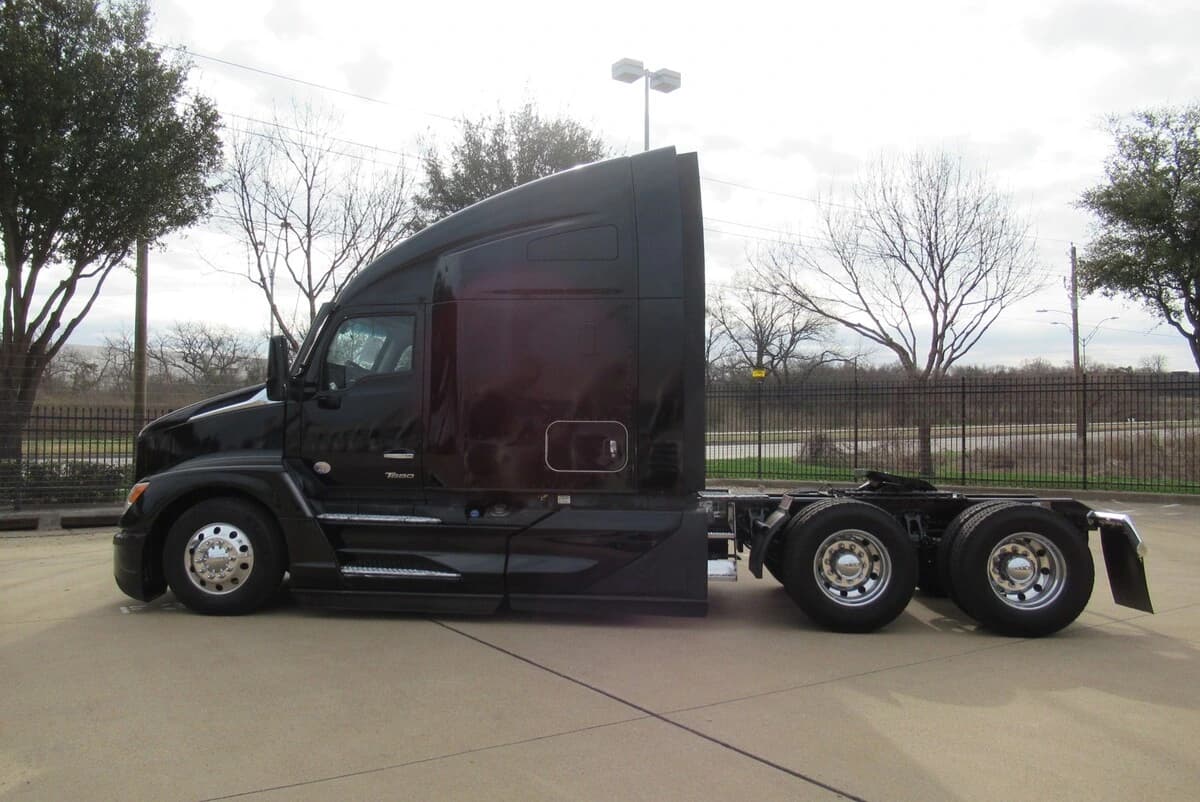 2023 Kenworth T680 — photo 6