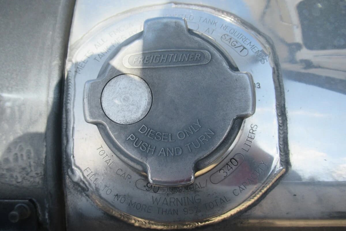 2023 Freightliner Cascadia — photo 17