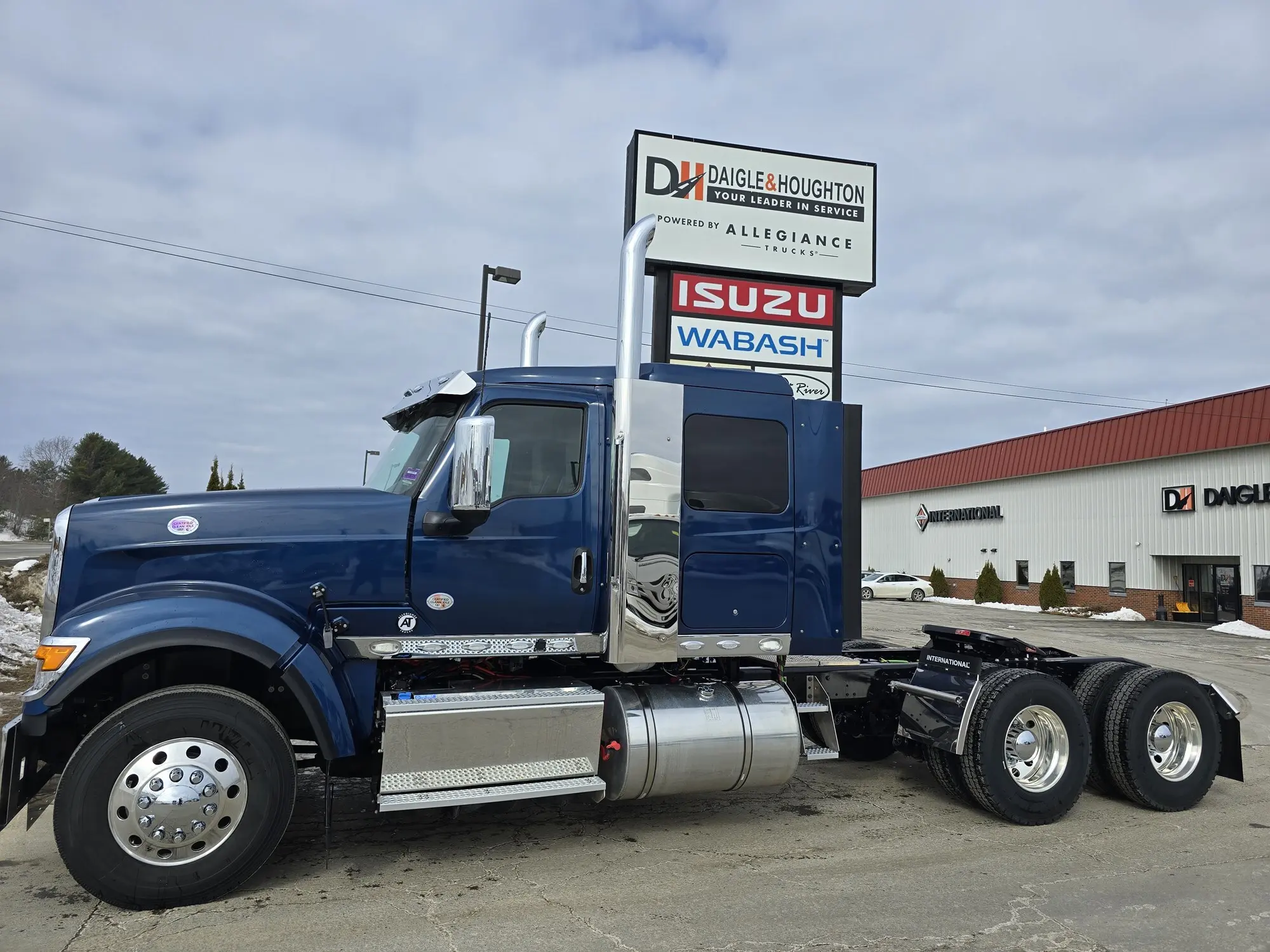 2025 International HX — photo 4