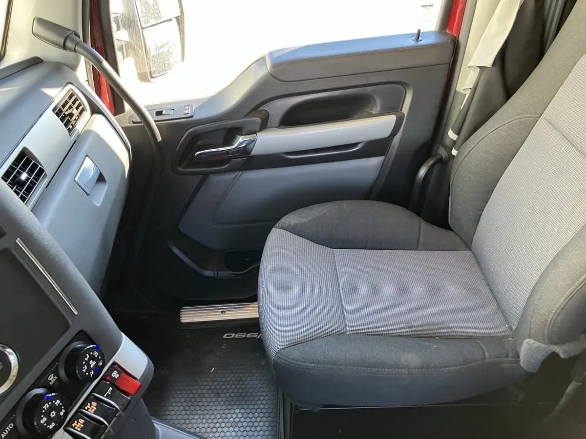 2024 Kenworth W900 — photo 14