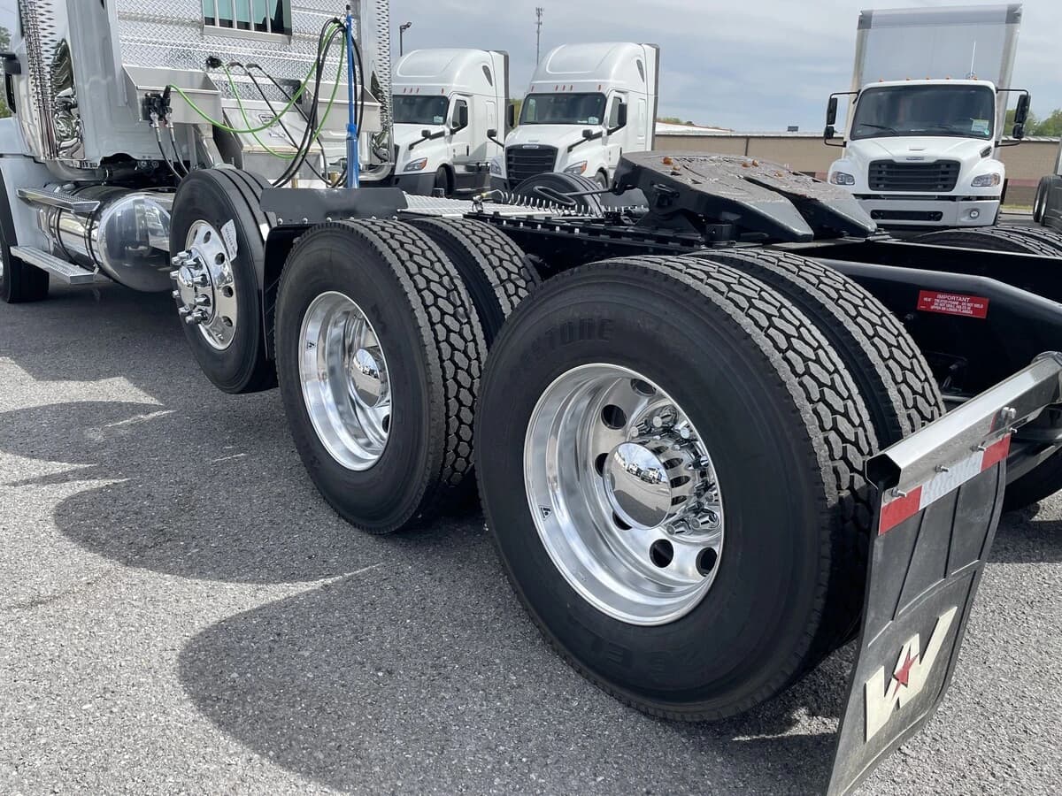 2027 Western Star 49X — photo 23