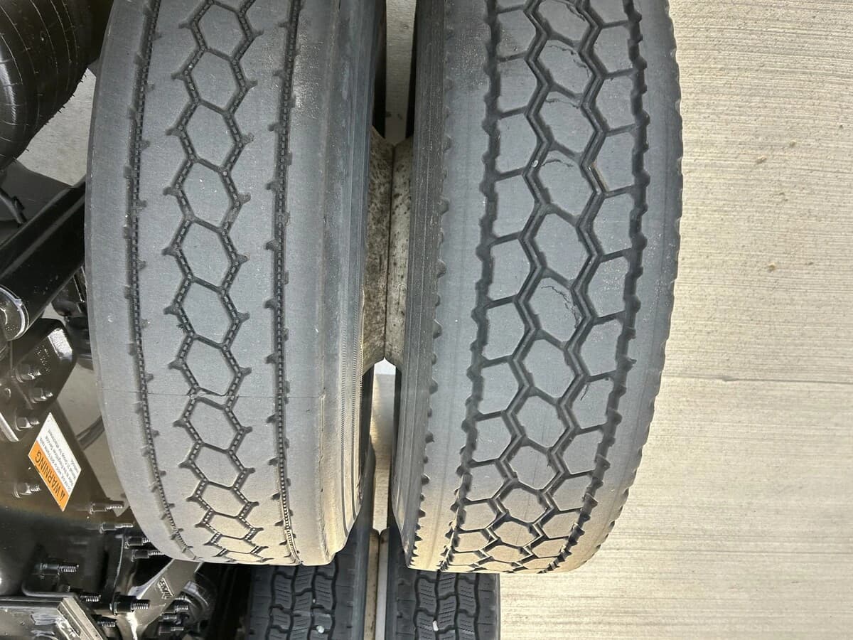 2015 Freightliner Cascadia — photo 9