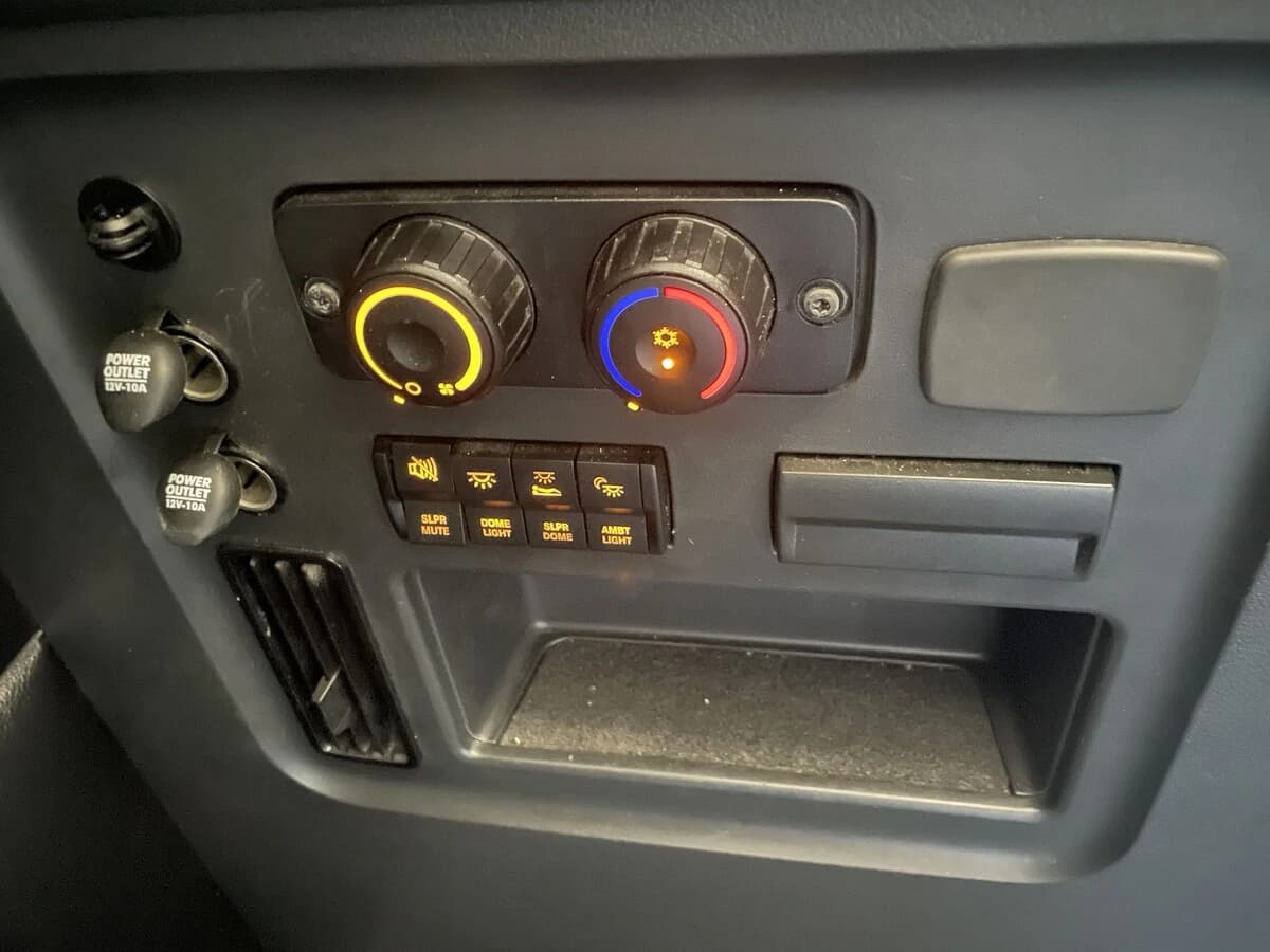 2024 Freightliner Cascadia — photo 15