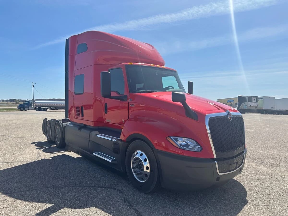 2026 International LT — photo 2