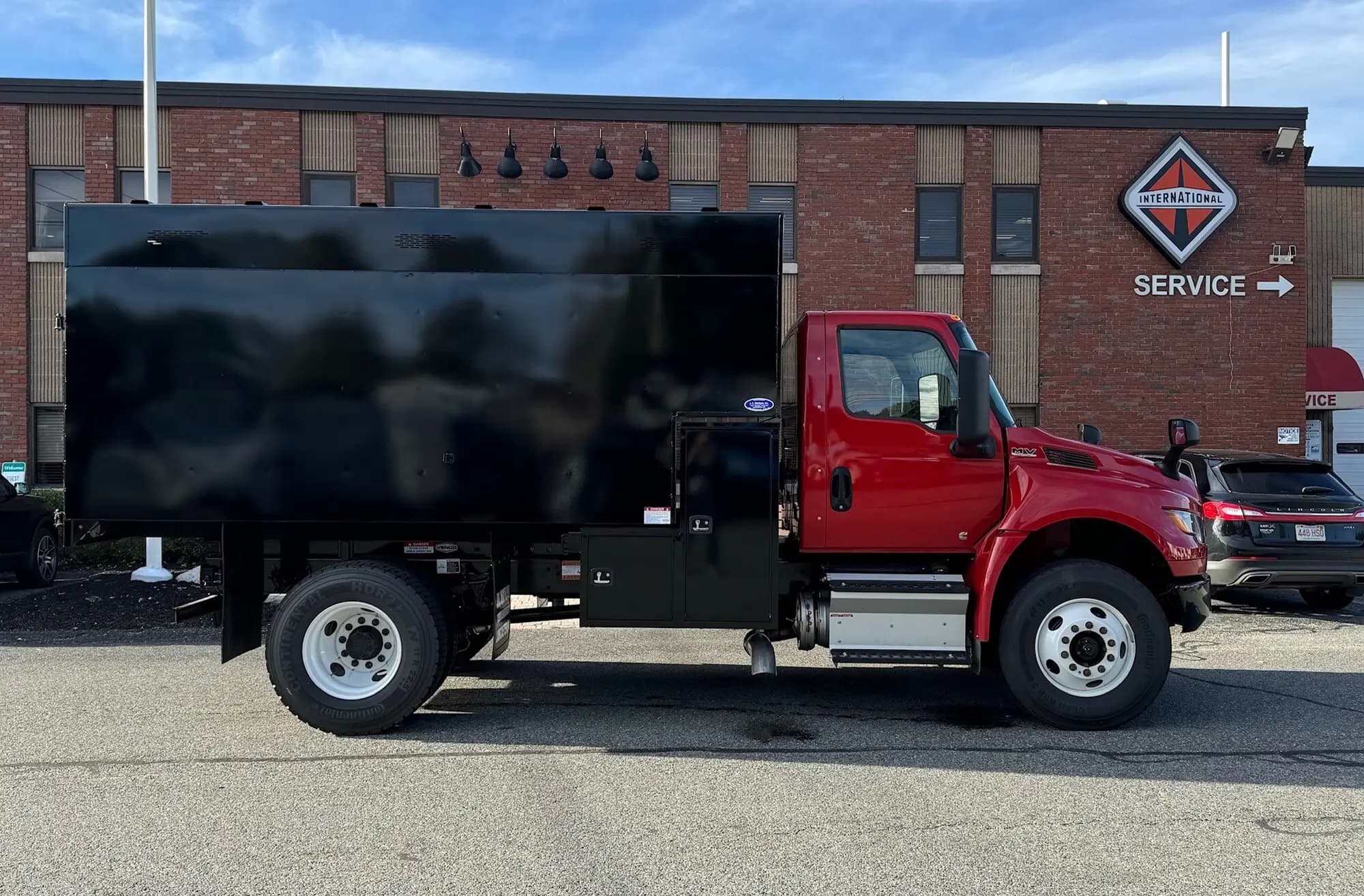 2025 International MV — photo 2