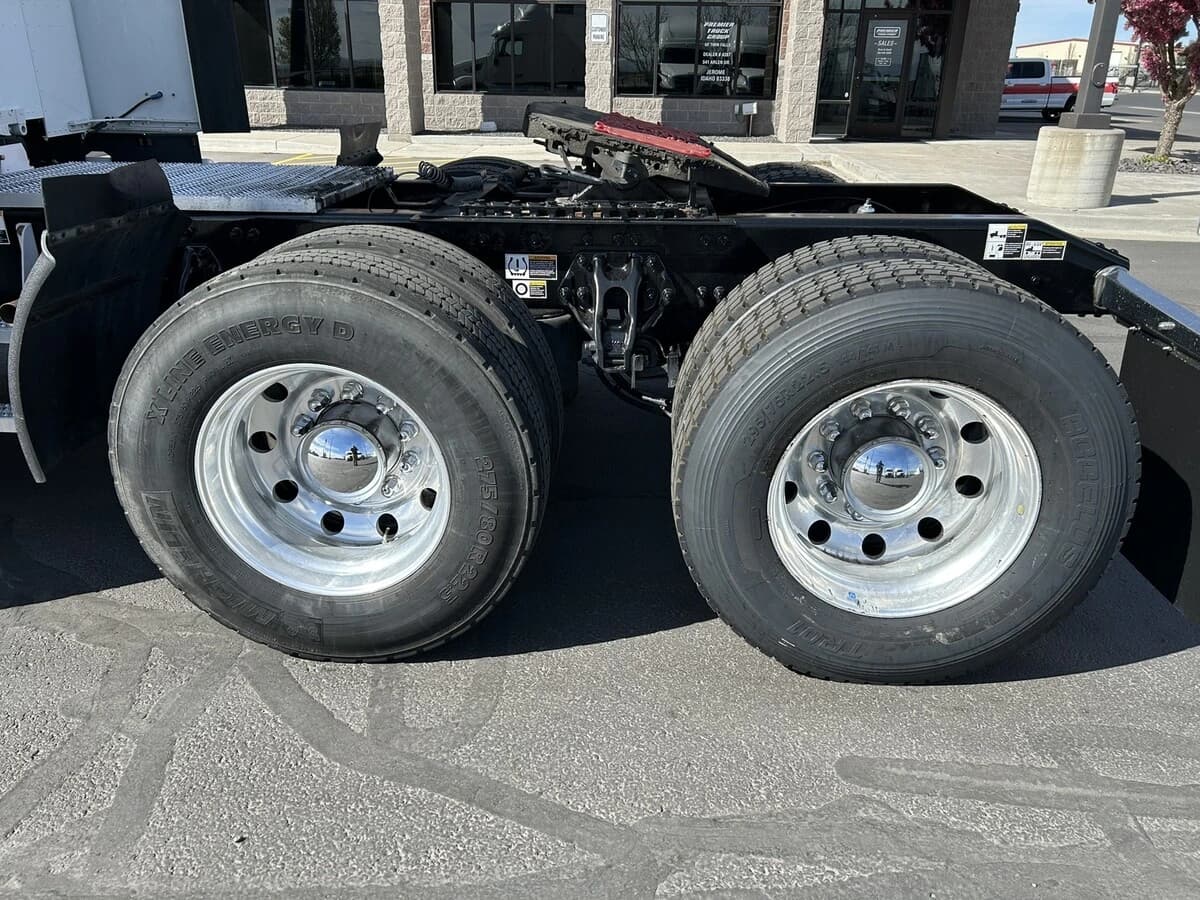 2022 Peterbilt 579 — photo 10