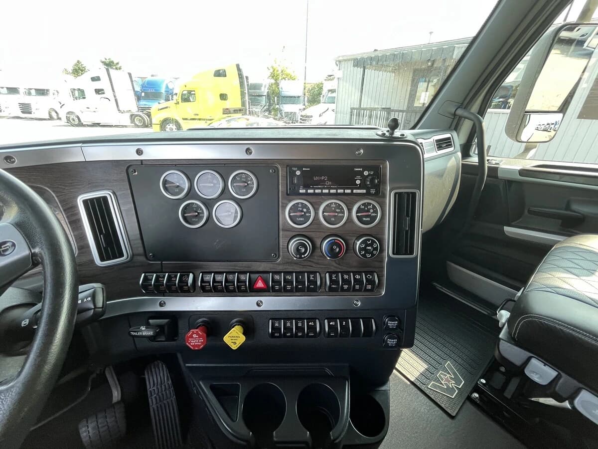 2024 Western Star 49X — photo 26