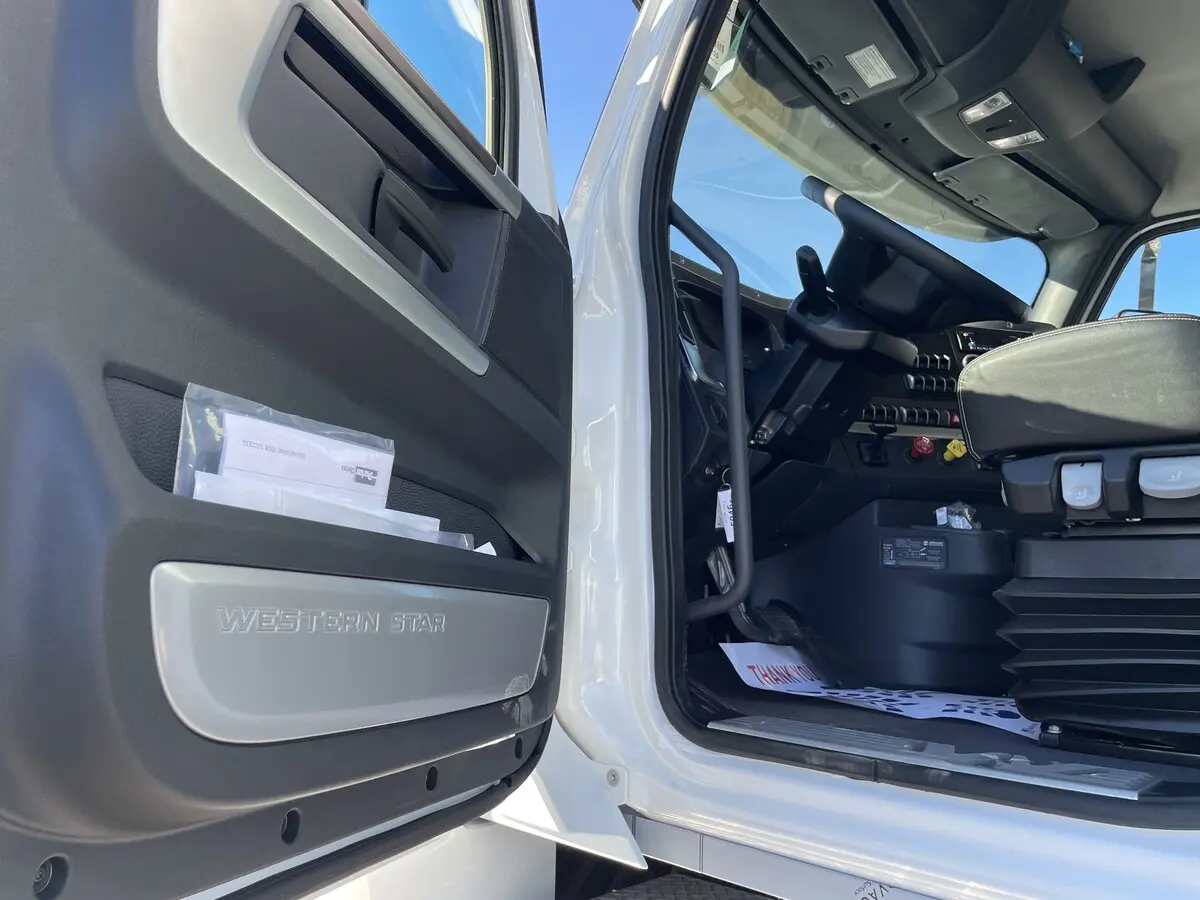 2026 Western Star 49X — photo 18