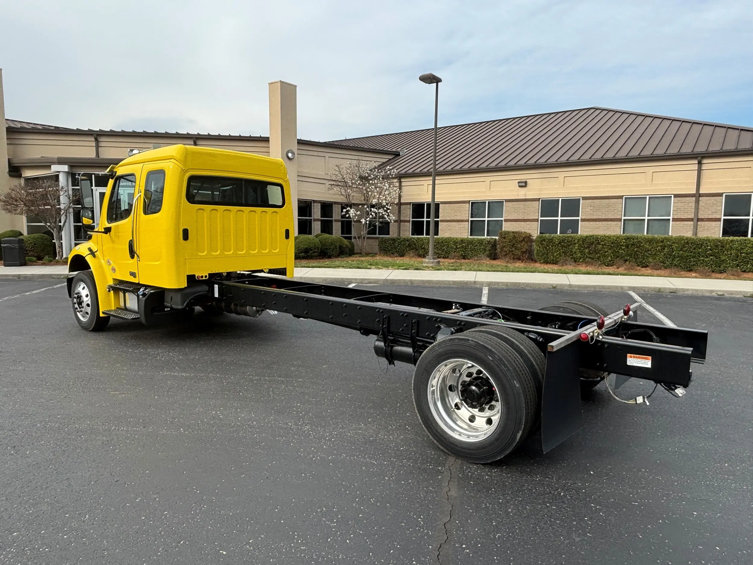2025 Freightliner M2 106 — photo 7