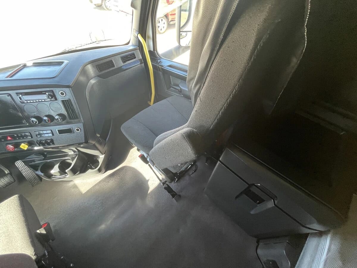2024 Freightliner Cascadia — photo 41