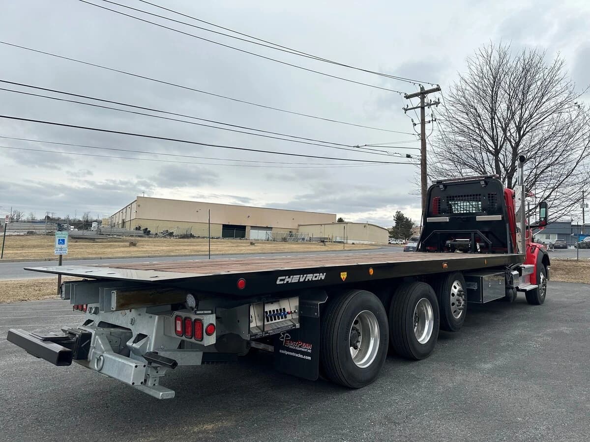 2025 International HX — photo 3