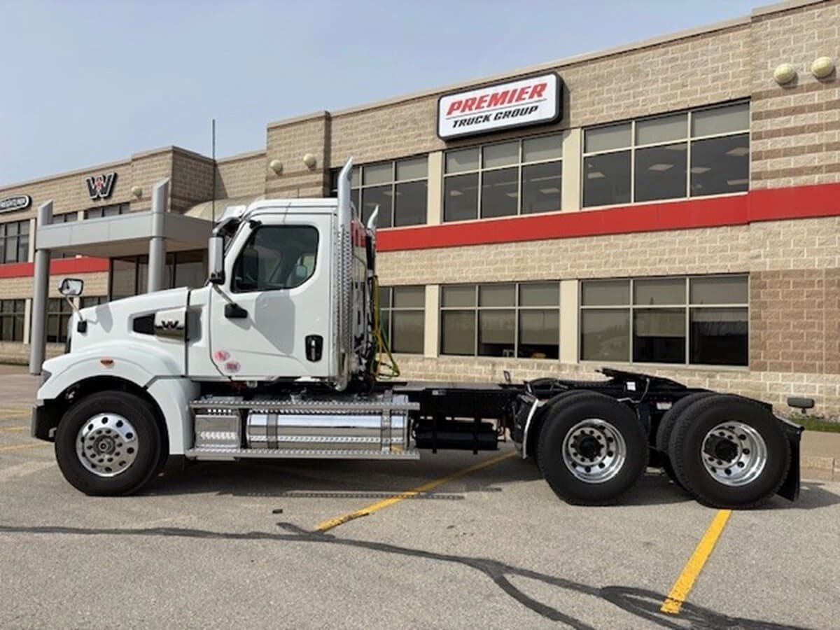 2027 Western Star 49X — photo 8