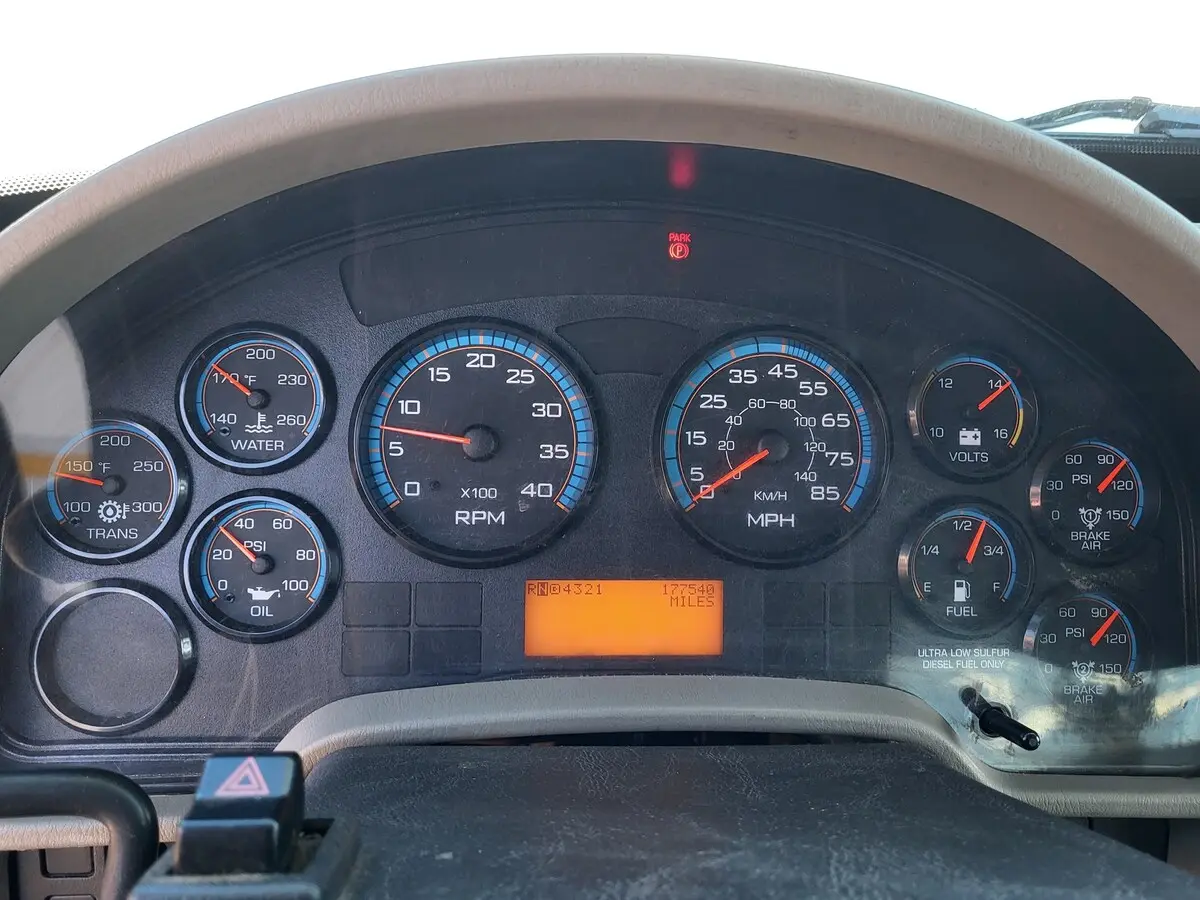 2010 International 4300 — photo 21