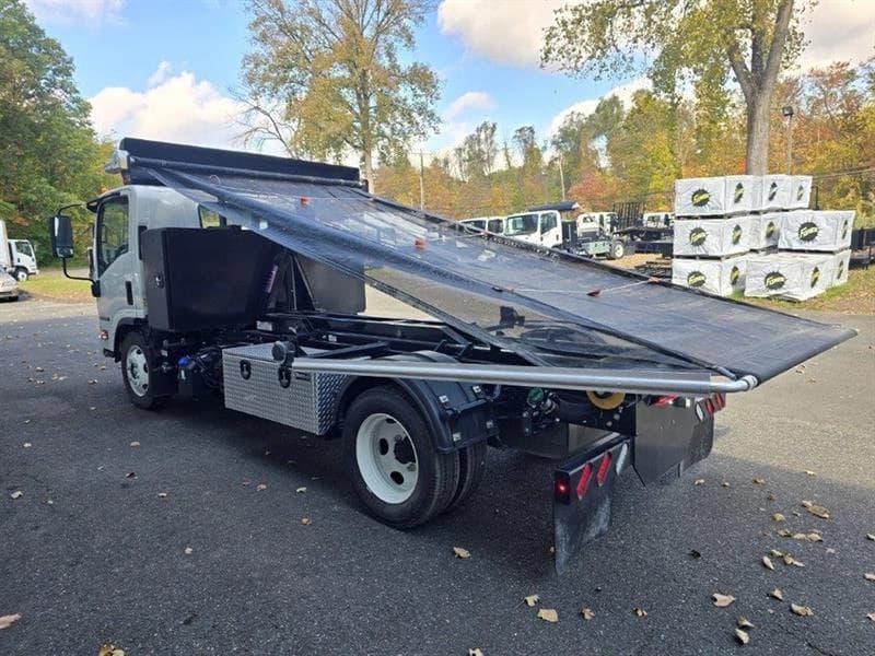 2024 Isuzu NRR — photo 11