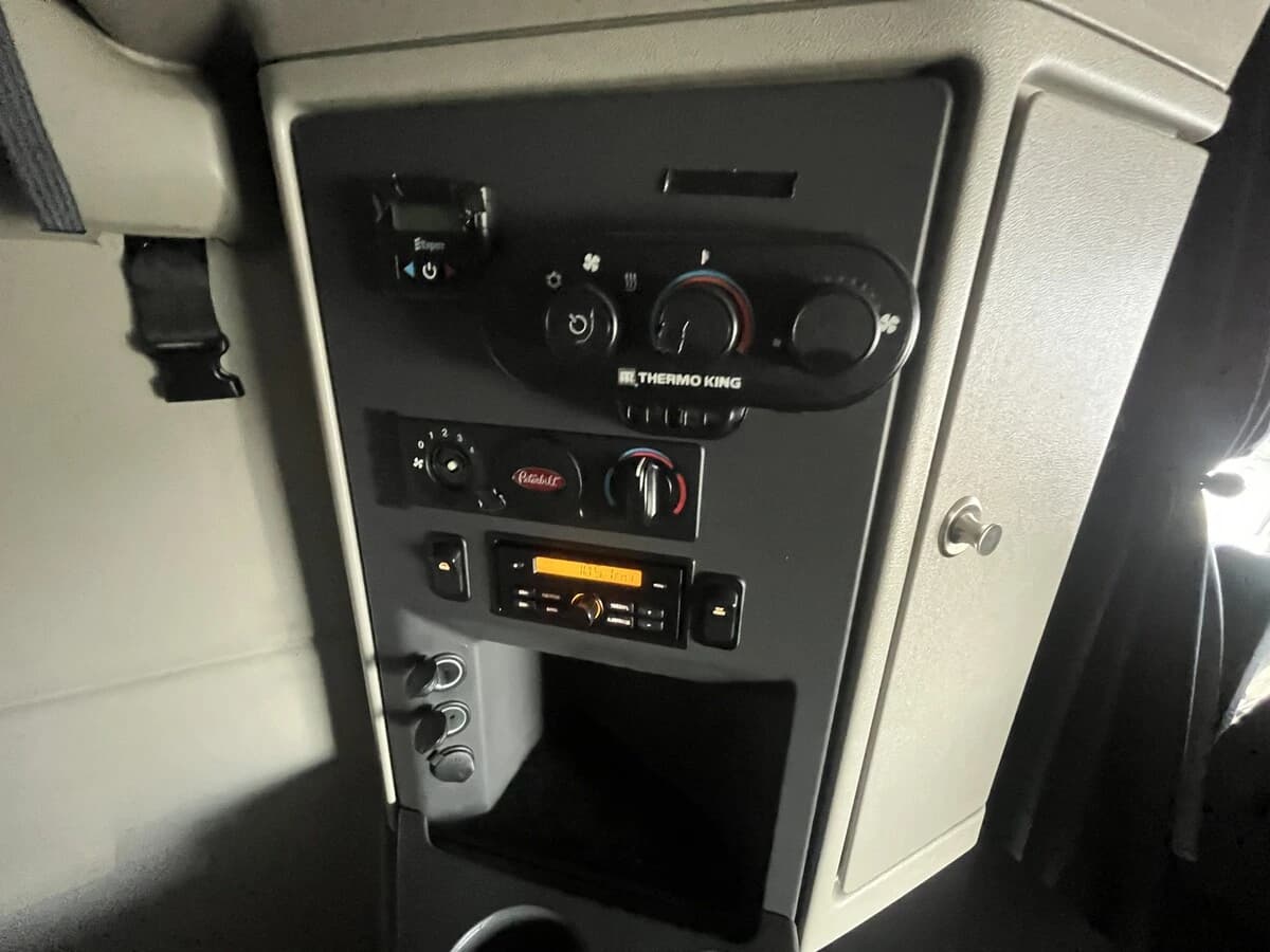 2023 Peterbilt 579 — photo 28