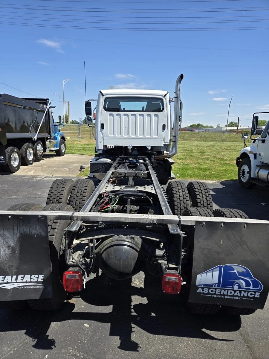 2026 Freightliner 114SD — photo 3