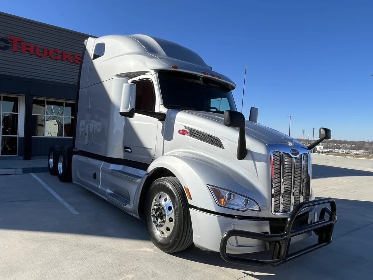 2023 Peterbilt 579 — photo 11