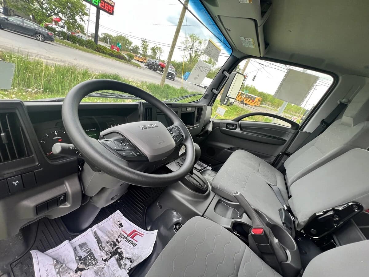 2025 Isuzu NRR — photo 5