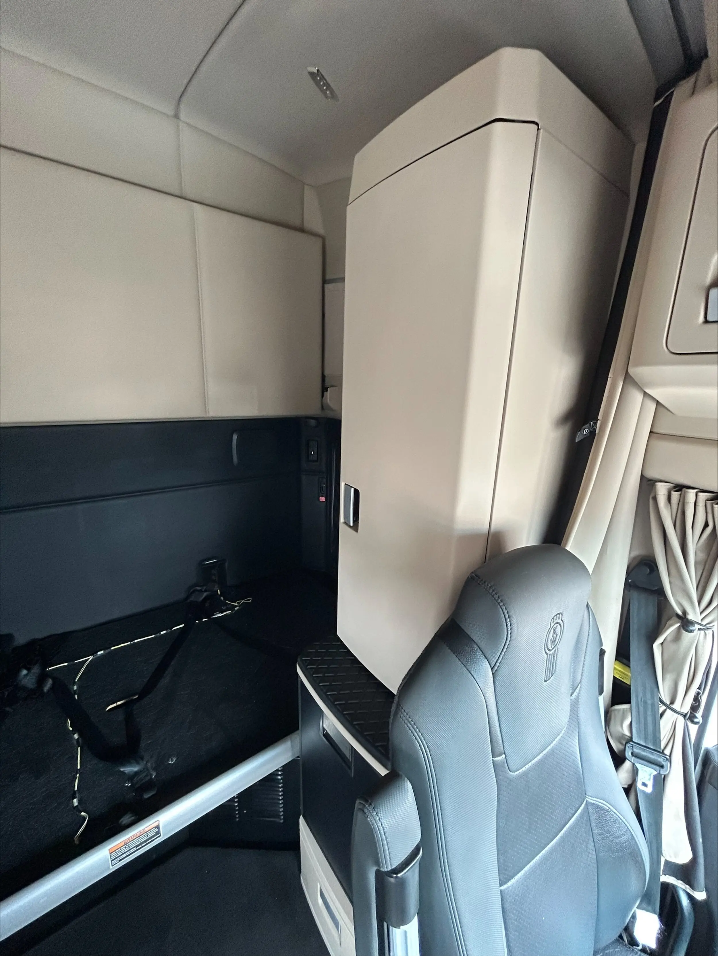 2022 Kenworth T680 — photo 11