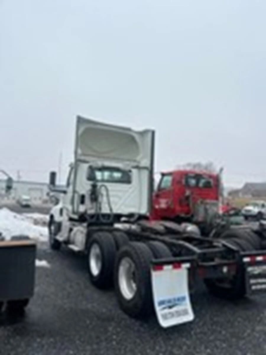 2020 International LT — photo 4