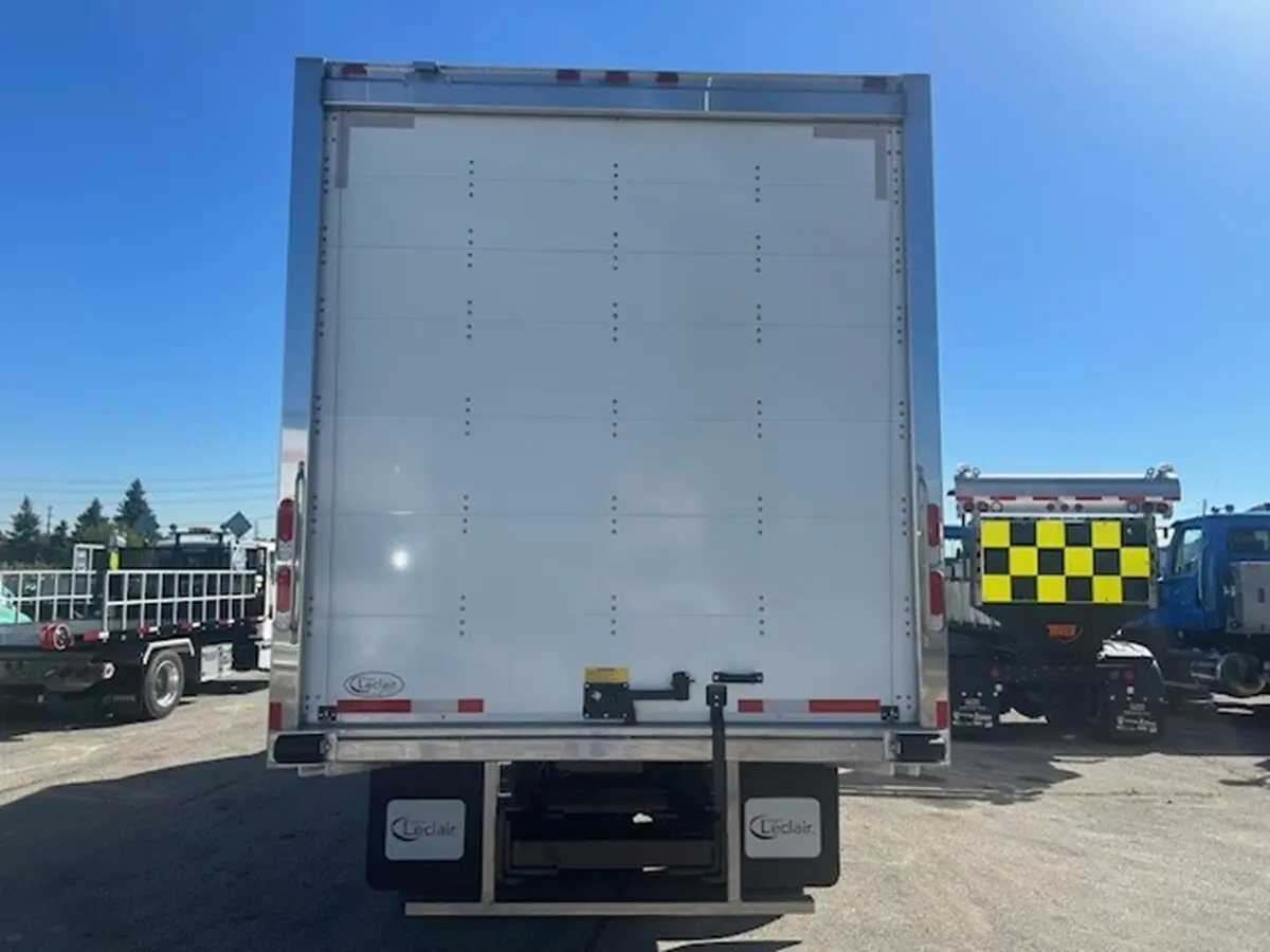 2026 Freightliner Cascadia — photo 4