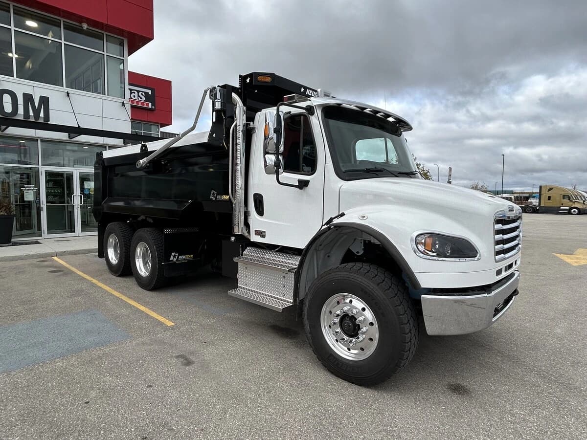 2026 Freightliner M2 106 — photo 3