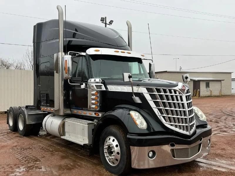 2015 International LoneStar — photo 3