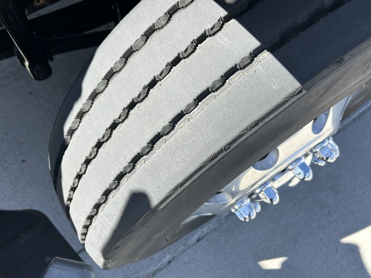 2016 Freightliner Cascadia — photo 13