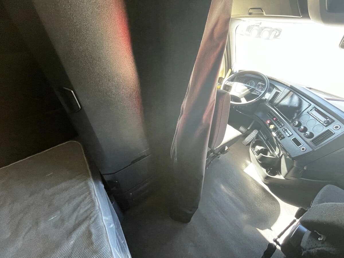 2024 Freightliner Cascadia — photo 37