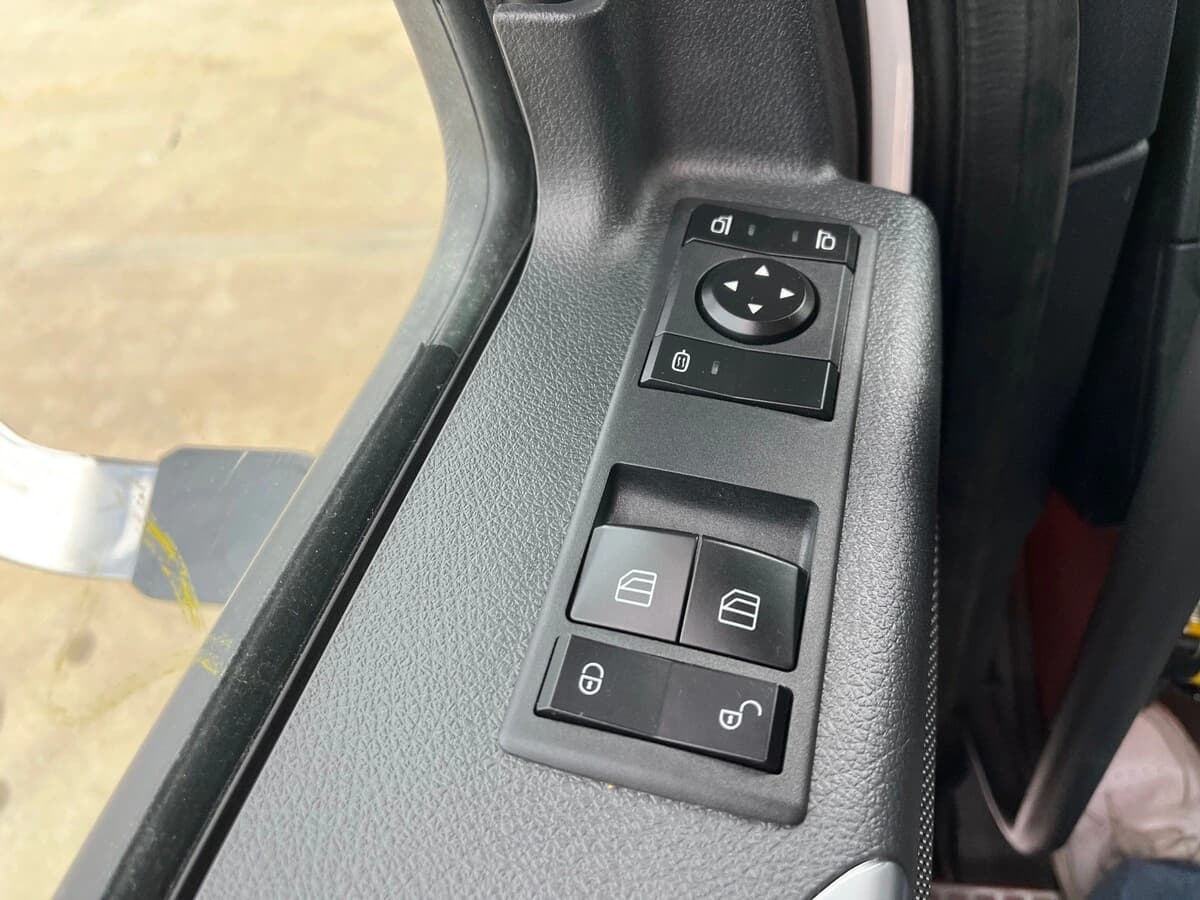 2027 Western Star 49X — photo 13