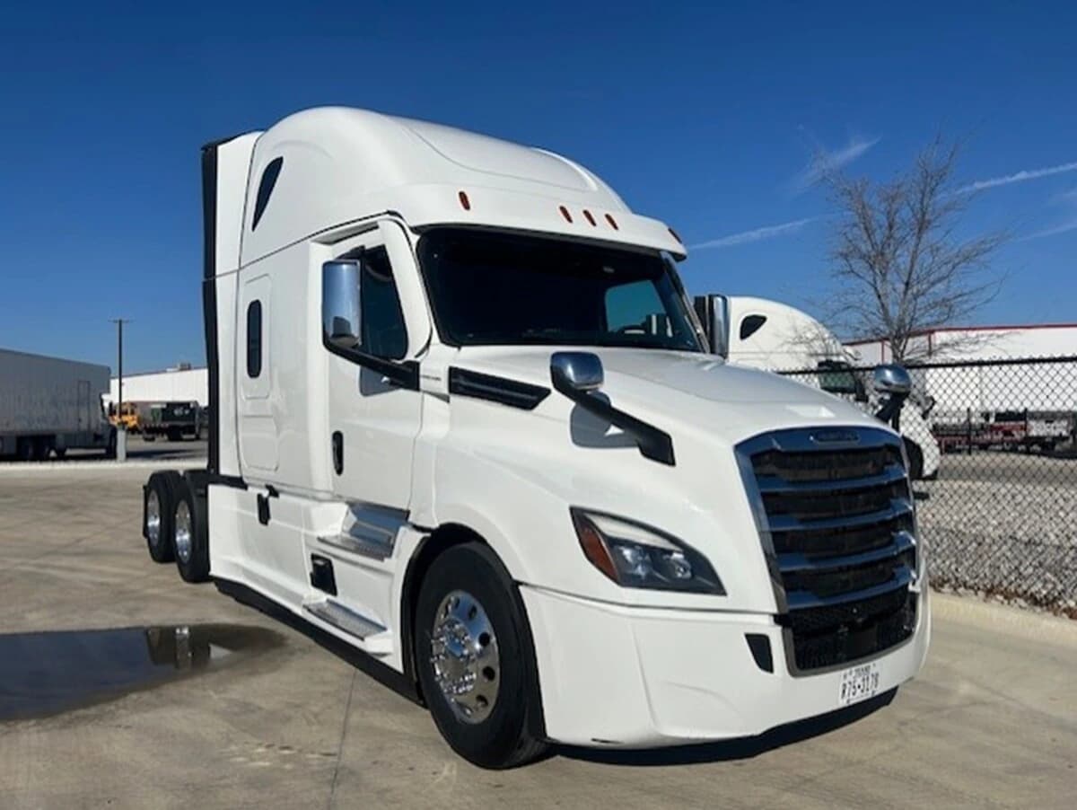 2025 Freightliner Cascadia — photo 6