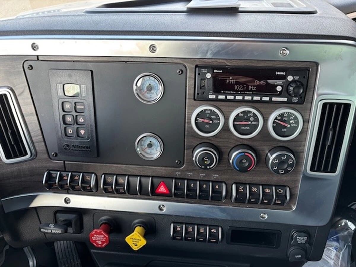 2025 Western Star 49X — photo 18