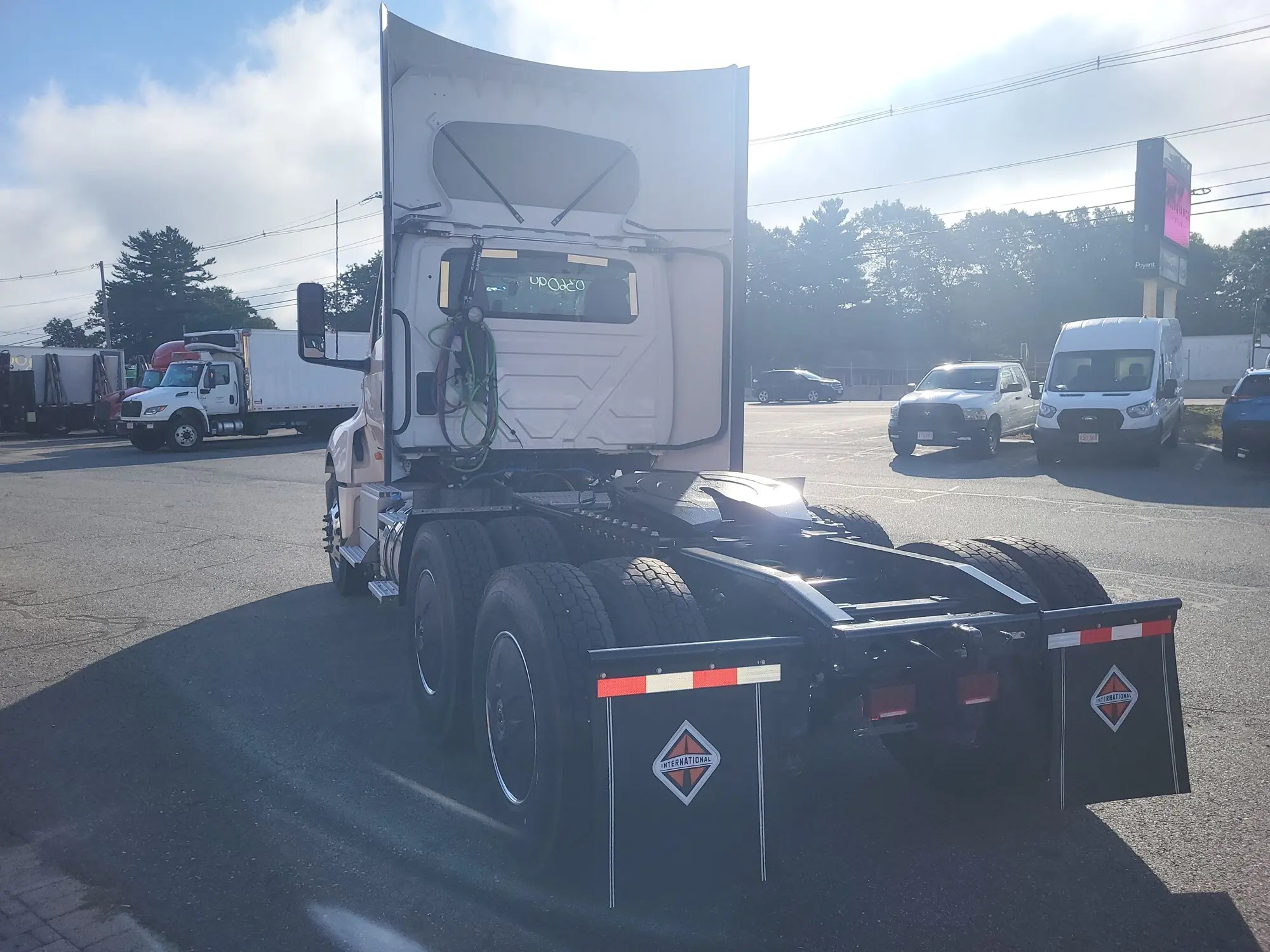 2025 International LT — photo 5