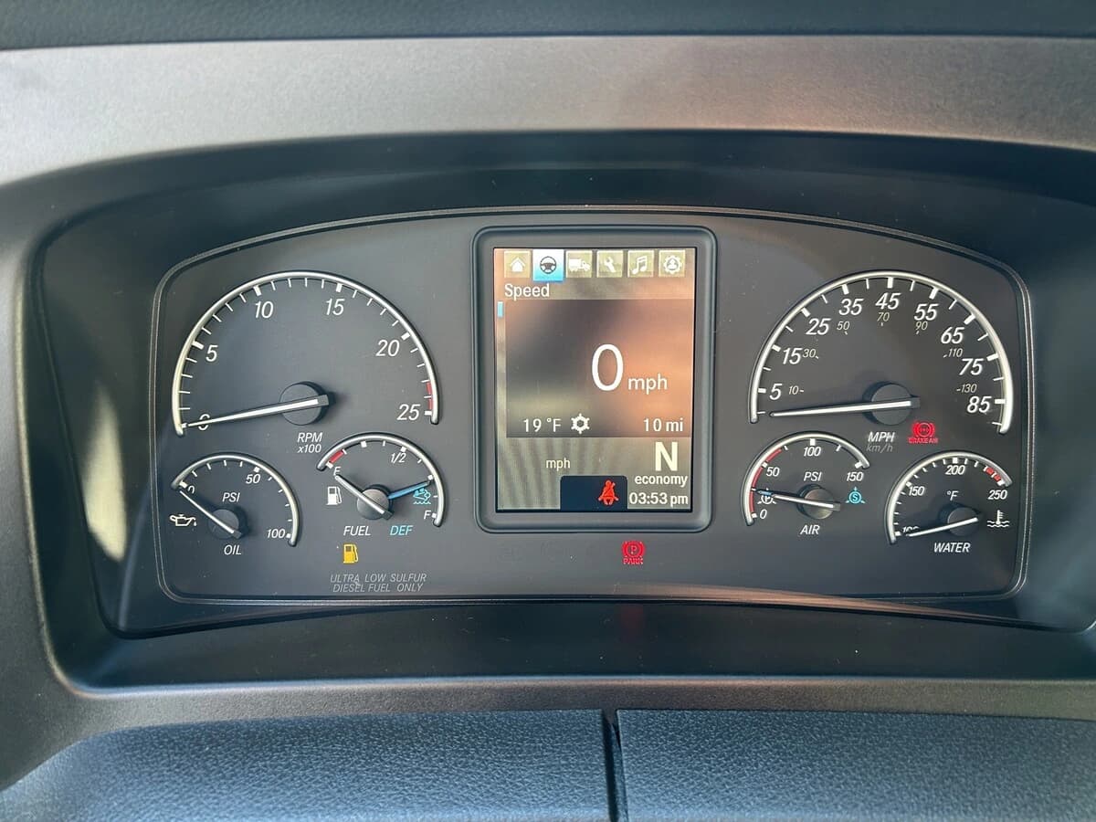 2026 Freightliner Cascadia — photo 16