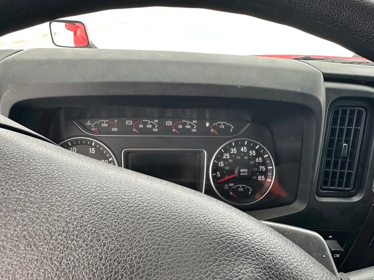 2026 International LT — photo 6