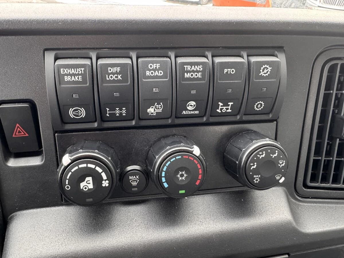 2025 International MV — photo 9