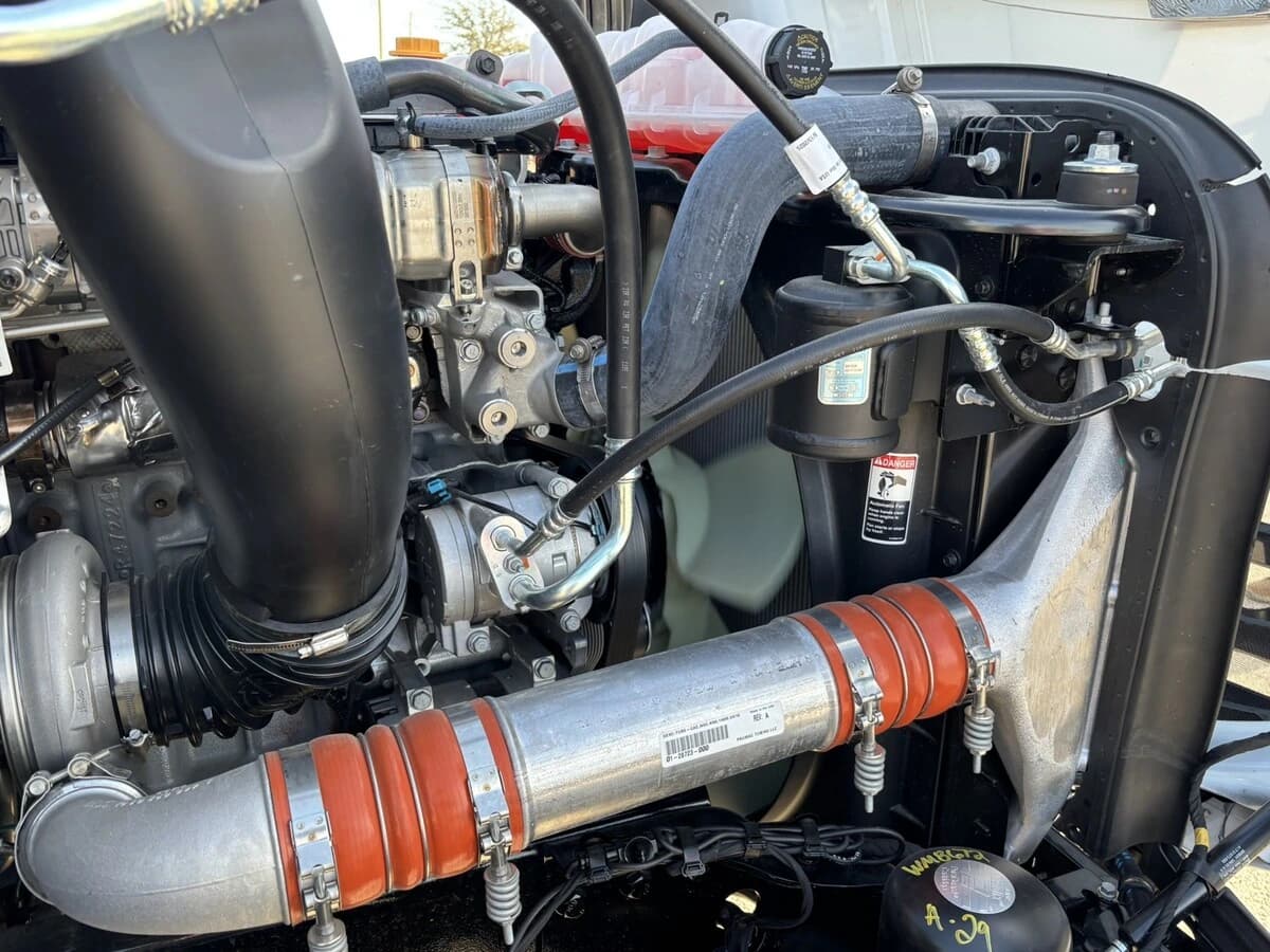 2026 Freightliner Cascadia — photo 12