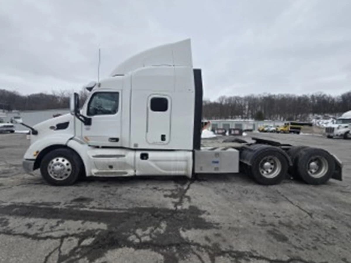 2020 Peterbilt 579 — photo 7