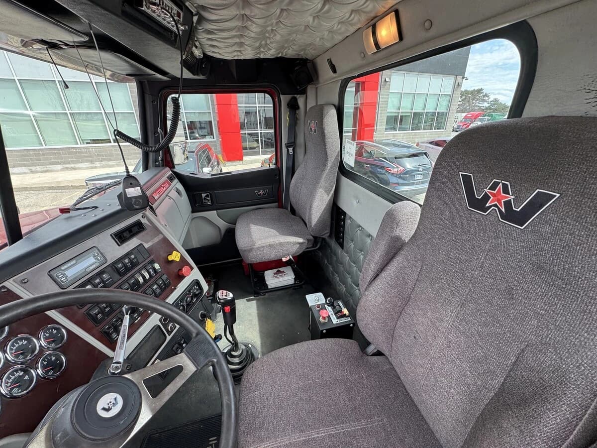 2020 Western Star 4700 — photo 17