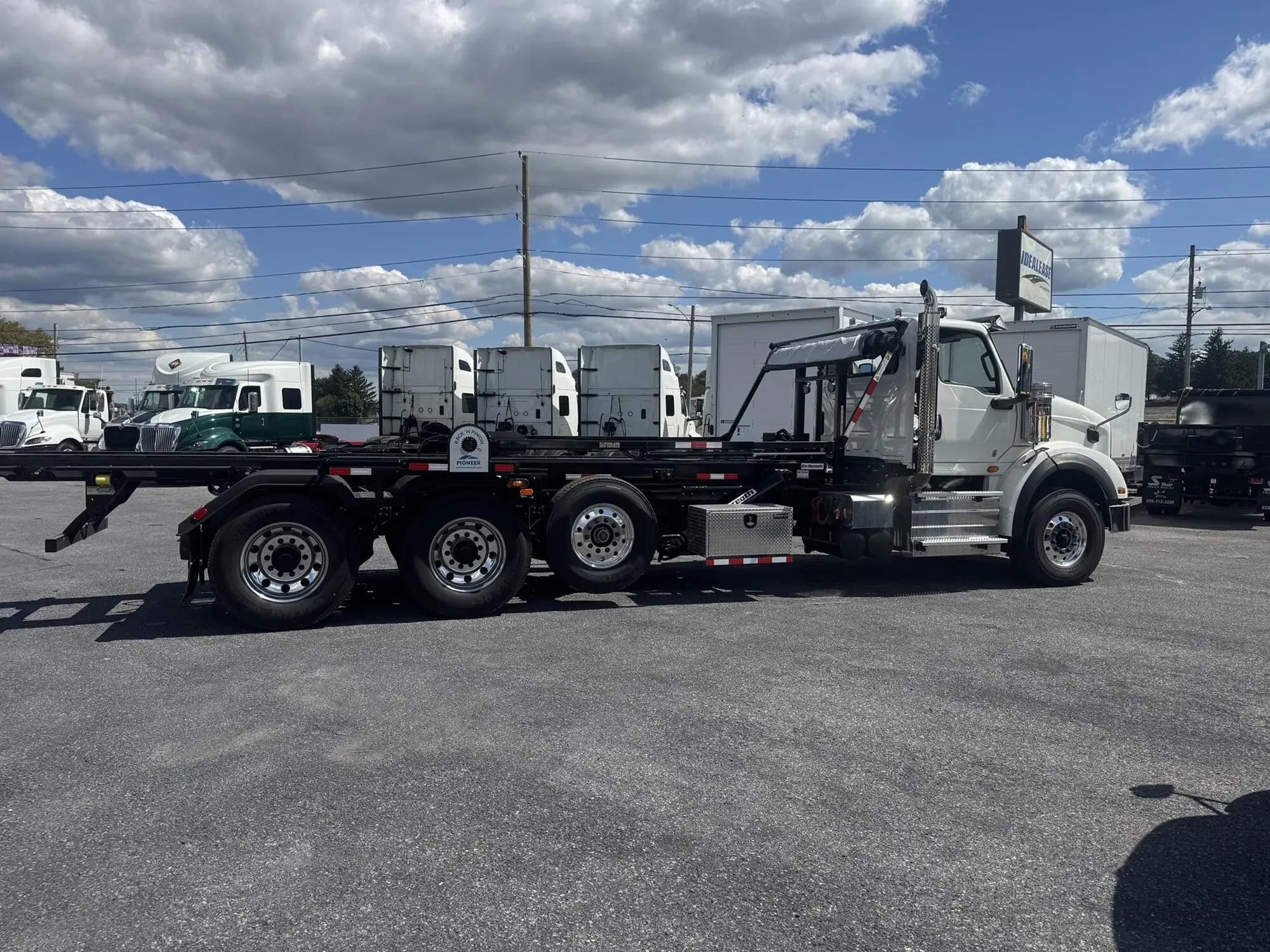 2026 International HX — photo 6