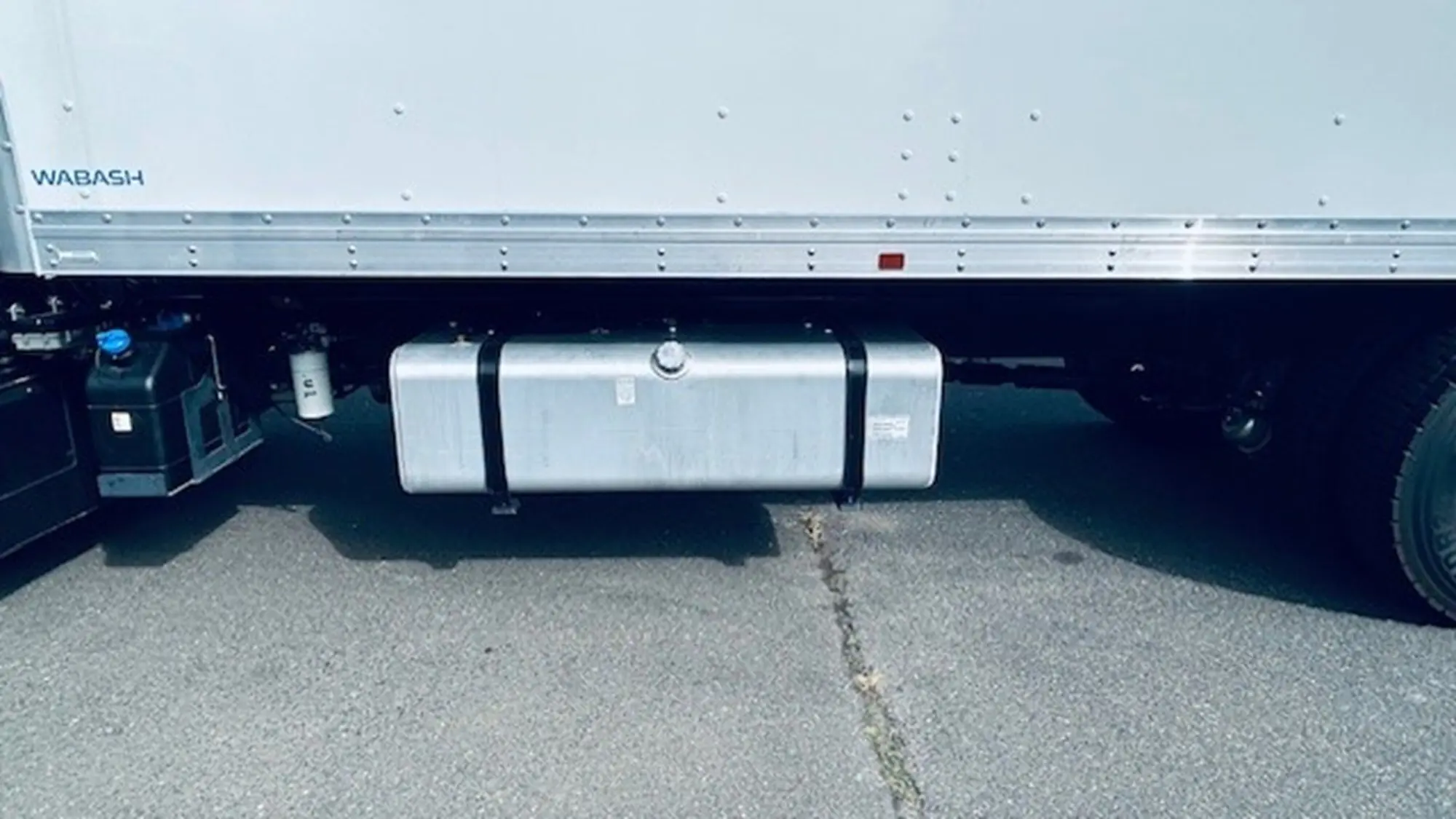 2025 Isuzu FTR — photo 7