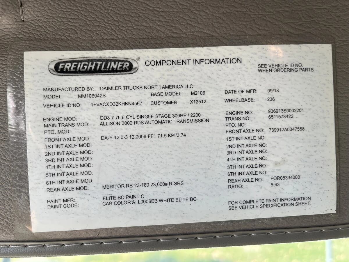 2019 Freightliner M2 106 — photo 15