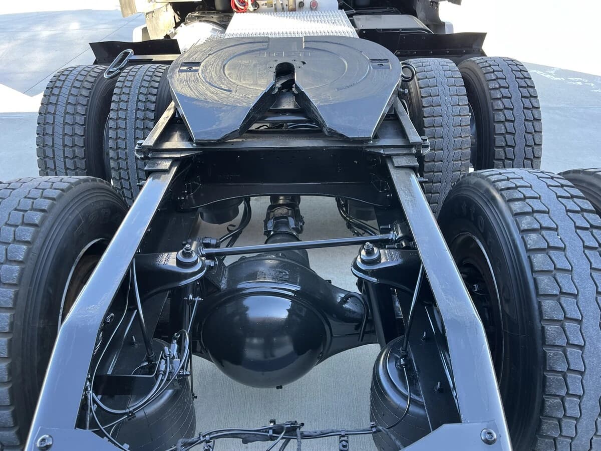 2023 Peterbilt 579 — photo 5