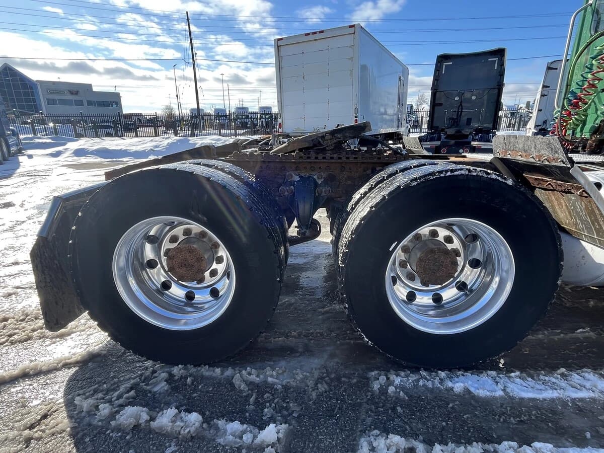 2012 Freightliner Cascadia — photo 6