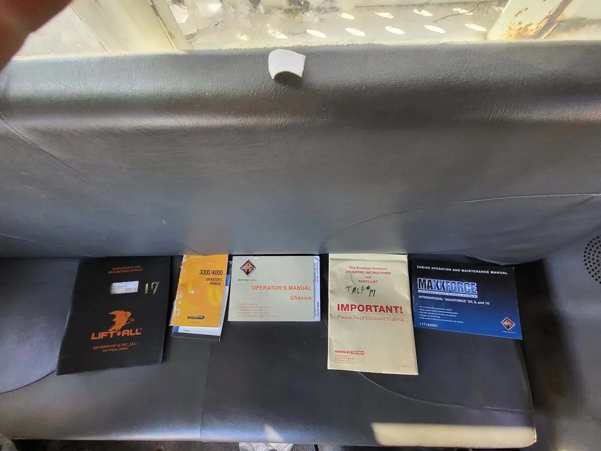 2010 International 4300 — photo 22