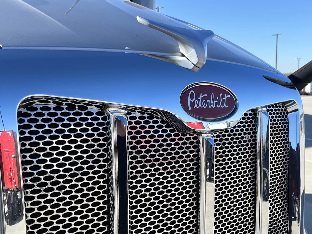 2023 Peterbilt 579 — photo 18